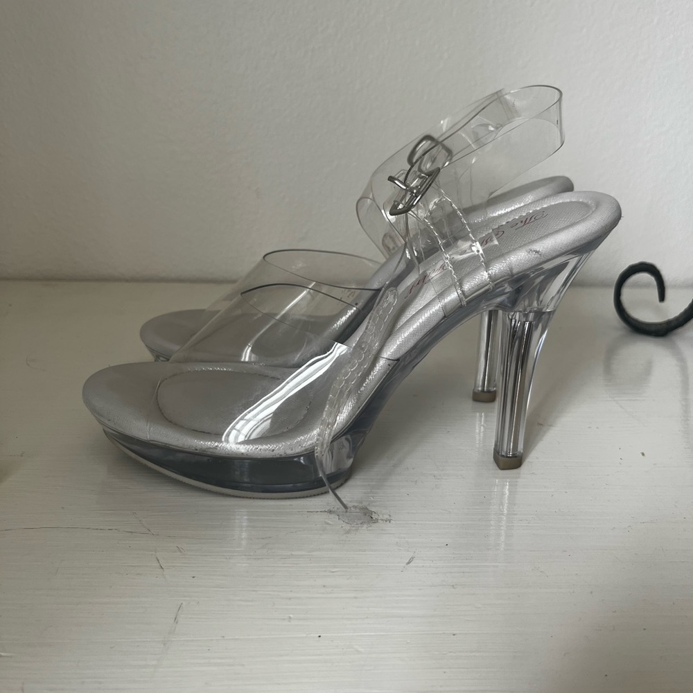 Olympian 2.0 posing heel